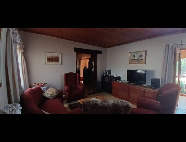 3 BEDROOM FREEHOLD FOR SALE IN TARLTON